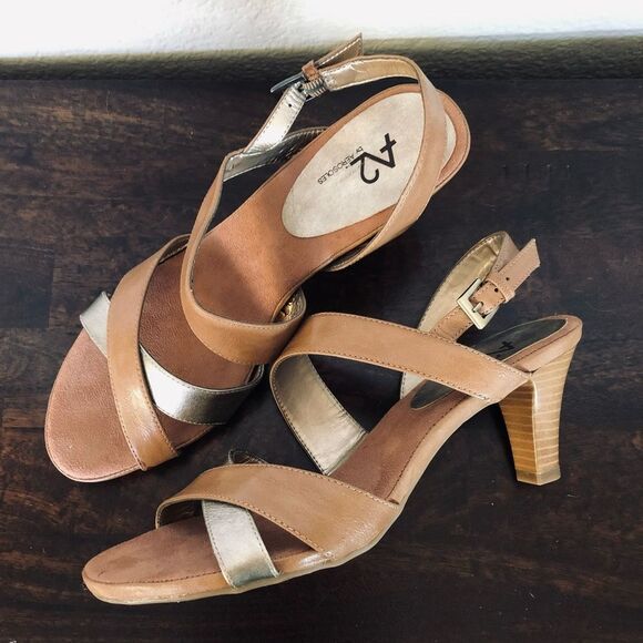 A2 Aerosoles Leather Brown Metallic Heels Sandals 9.5 - Picture 1 of 6